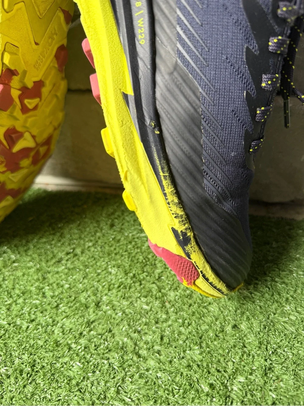 Hoka One One Torrent 2 Dark Navy/Vibrant Yellow Women’s Sneakers